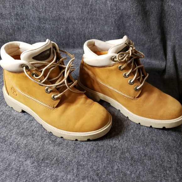 Timberland Boys tan boots Size 3.5 - Picture 2 of 12